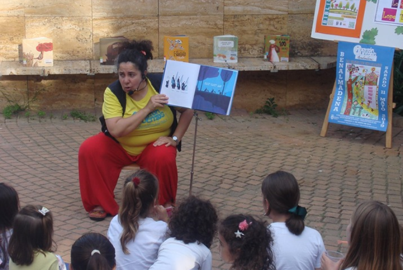 TARDES DE BIBLIOTECA EN EL PARQUE DE LA PALOMA