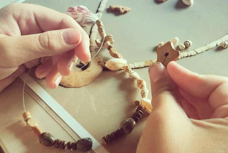 PREHISTORIC JEWELLERY AND PENDANTS WORKSHOP