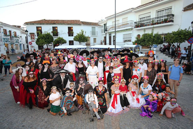 DESFILE DE CATRINAS Y CALAVERAS DE BENALMÁDENA