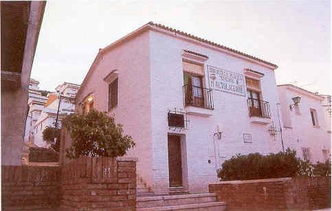 TARDES DE BIBLIOTECA EN EL PARQUE DE LA PALOMA 