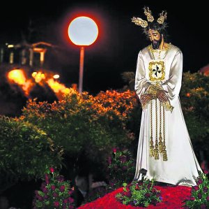 Martes Santo: Procesión de Ntro. Padre Jesús Cautivo y María Stma. de la Esperanza