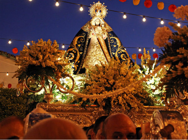 Traslado de la Patrona de Benalmádena, La Virgen de la Cruz