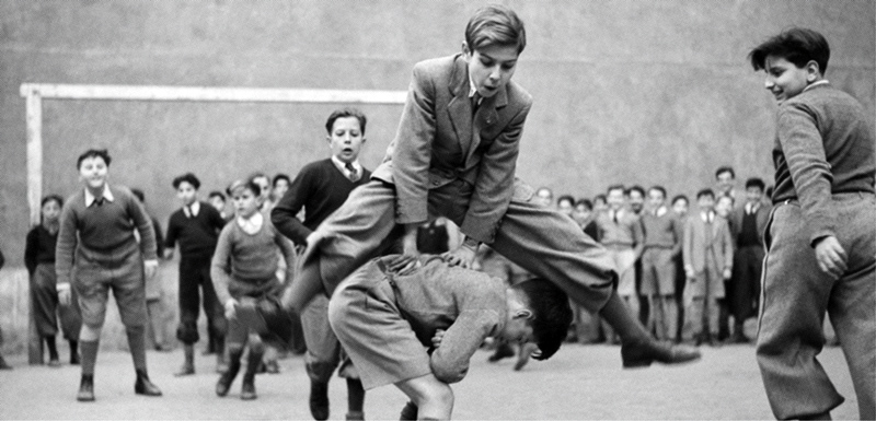 De la Escuela al Colegio. Un recorrido por las aulas. 1900-1970