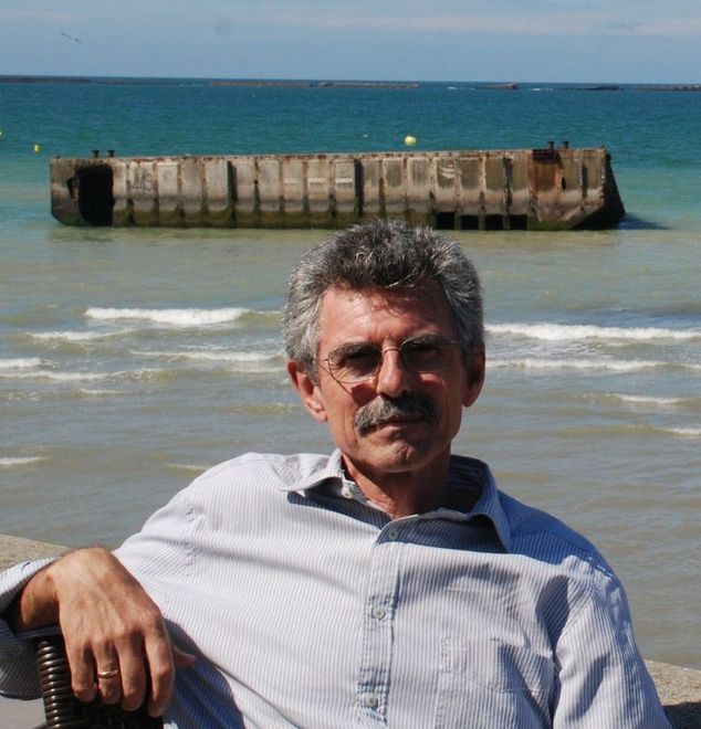 Presentación del libro 'Todo Comenzó con esa Maldita Guerra' de Vladimir Merino