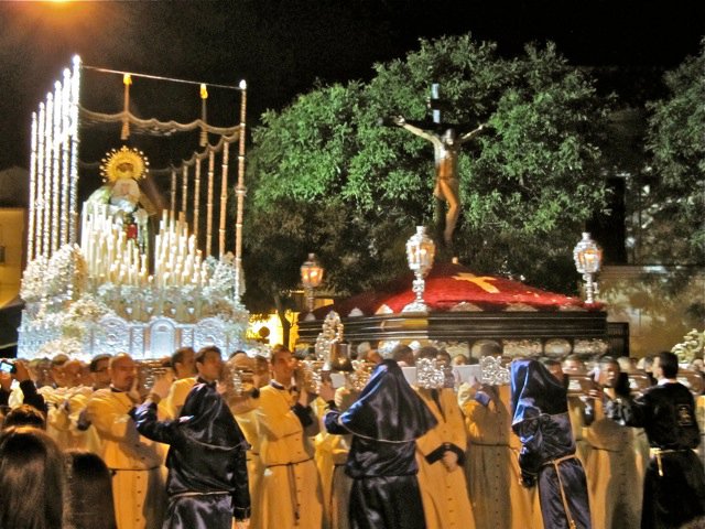 Viernes Santo: Procesión del Stmo. Cristo de la Redención y María Stma. De los Dolores